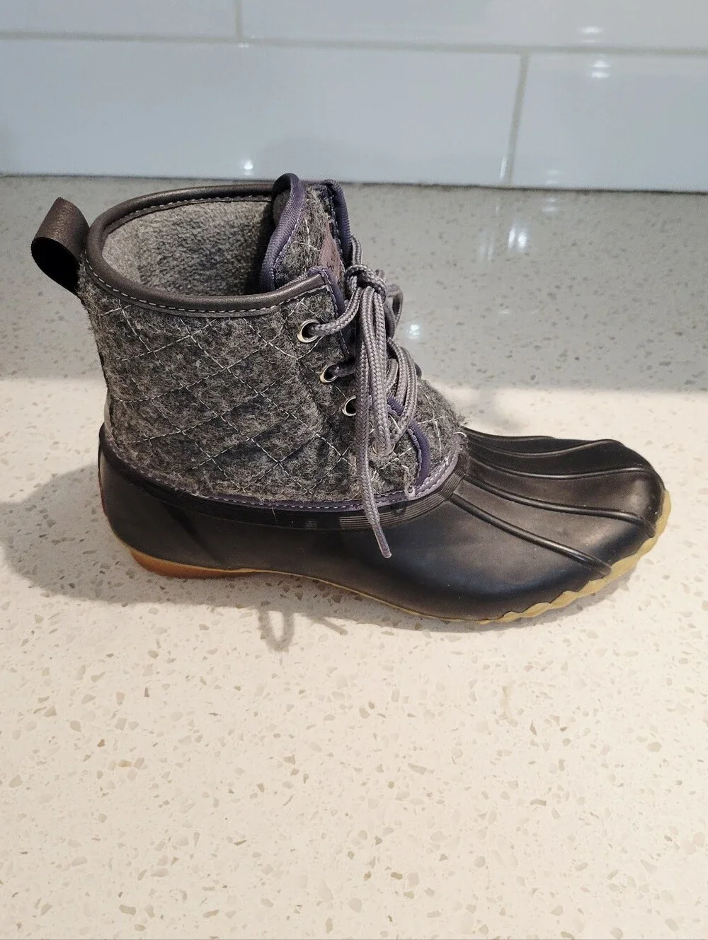 Chooka Women's Gray Quilted Duck Boots with Tan Soles | Size 7